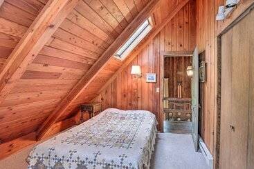 קוטג'' Serene Lodi Escape W/ Deck: Boat, Hike & Sip!