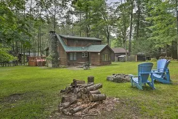 Steps To Lake: Tafton Cottage W/ Fire Pit & Grill