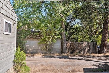 Warm & Inviting Ashland Cottage < Half Mile To Sou