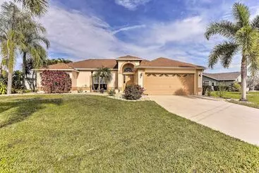 کلبه Canalfront Cape Coral Home W/ Private Dock!