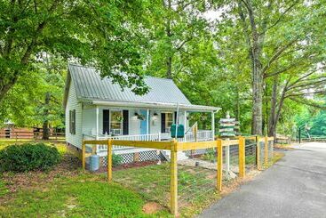 Horse Friendly Cottage W/ Fire Pit & Grill!