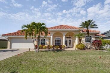 Casa Rural Luxe Waterfront Oasis W/ Dock, Heated Pool & Spa!