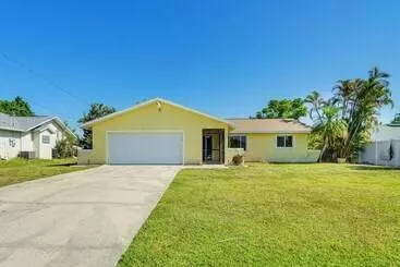 Landhus Pet Friendly Cape Coral Paradise W/ Yard!