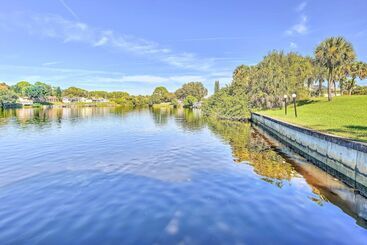 Dom wiejski Port Charlotte Retreat W/ Heated Pool & Spa!