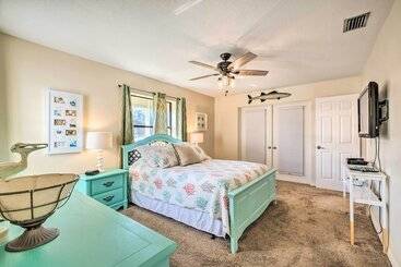 קוטג'' Crystal River Home: Water Views & Boat Dock!