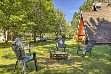 コテージ A Frame Cabin W/ Private Boat Dock!