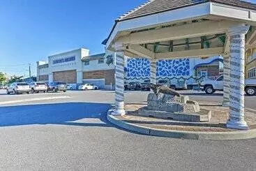 Charming Cottage   Steps To Point Pleasant Beach!