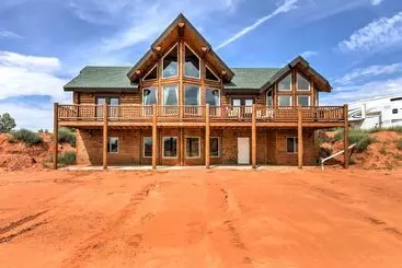 Mökkimajoitus Dreamy Kanab Cabin W/ Hot Tub & Panoramic Views!