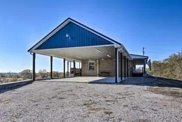 Mökkimajoitus Family Farmhouse On 160 Acre Ranch W/ Hiking Trail