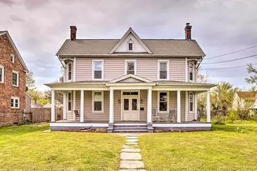 コテージ Family Friendly Cambridge Home W/ Fire Pit!