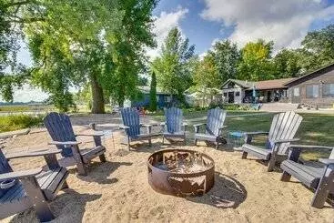 Mökkimajoitus Family Friendly Ottertail Home On Rush Lake!