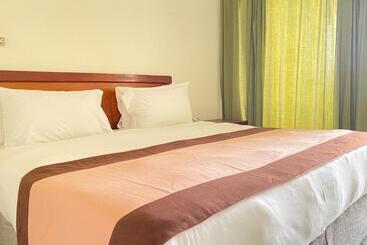 هتل Veronica Guest House