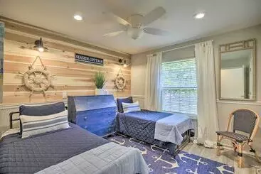 コテージ Waterfront Rancher Retreat Exotic Bird Haven