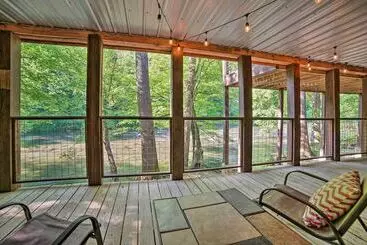 Mökkimajoitus Crystal River Cabin W/ Scenic View & Fire Pit