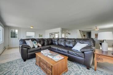 Lakefront Michigan Cottage   Deck, Grill & Kayaks!