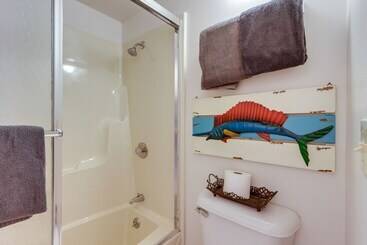 קוטג'' Osage Beach Home: Screened Porch, Resort Amenities