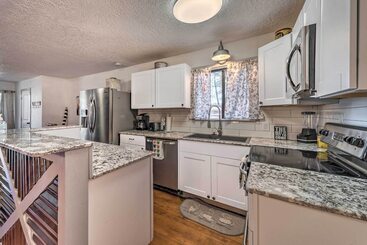 کلبه Ruidoso Cabin Walk To Midtown Dining & Shops!