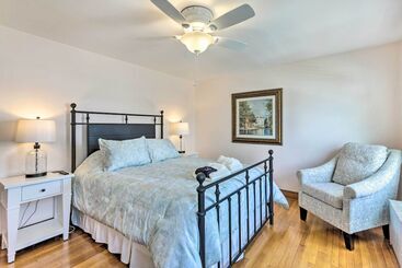 بيت ريفى Walkable New Haven Retreat W/ Ocean Views!