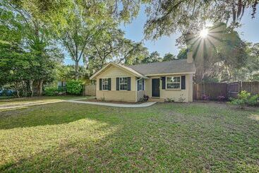 Mökkimajoitus Winter Haven Abode Near Lakes & Attractions