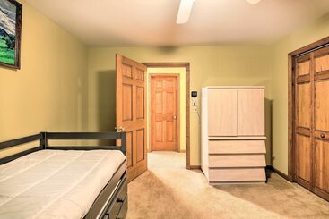 Сельский дом Fire Pit, Indoor Pool Access: Big Bass Lake Cabin