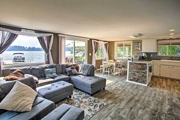 קוטג'' Modern Lake Lawrence Retreat W/ A Deck & Dock!