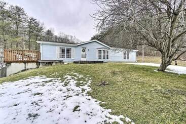 بيت ريفى Rustic Family Home + Acreage ~ 20 Mi Hocking Hills