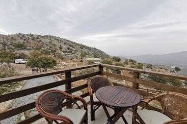 Hotel Psiloritis Retreat