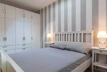 کلبه Luxury Apartment In Modern Villa Unit 1