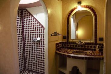 ベッドアンドブレックファースト Auberge La Source