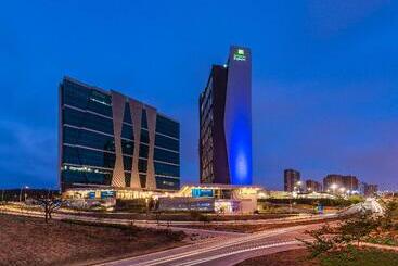 בית מלון כפרי Holiday Inn Express Barranquilla Buenavista, An Ihg