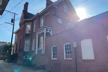 Aamiaismajoitus (B&B) Sturgis House