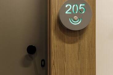 アパートホテル Costa De Luxe Suites