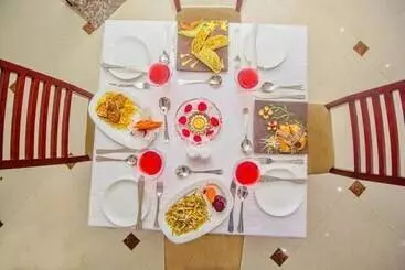 Hotel Cocoon By Morpho Rain Lily Green Park