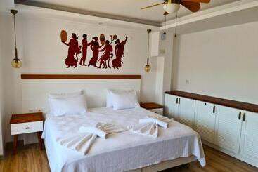 In Ephesus Hotel And Art Galery