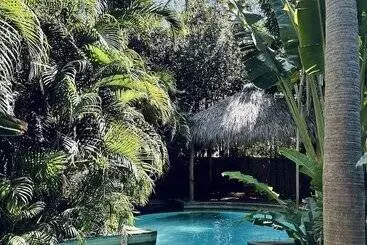 Majatalo Valhalla Beach House