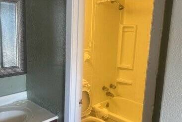 The Grand Motel Inn And Suite Louisville