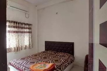 Oyo Flagship Hotel Royal Galaxy