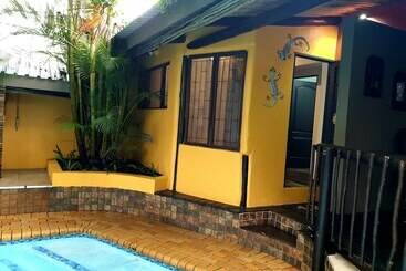 ベッドアンドブレックファースト Umlilo Lodge