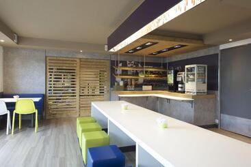 هتل Ibis Budget Pau Est