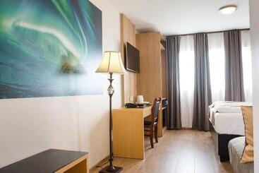 هتل Jazz   By Keflavik Airport   Reykjavik   Iceland