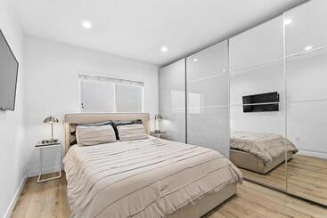 تختخواب و صبحانه Muirfield Chic City Bungalow With Parking