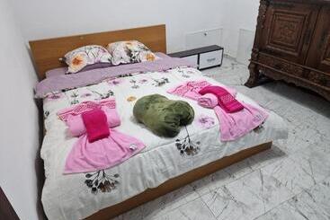 פנסיון Casa Iuliana