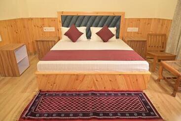 酒店 Royal Galaxy Tirthan