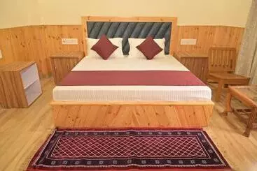 ホテル Royal Galaxy Tirthan