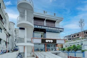 Oyo Flagship N S Hotel Banquet & Cafe