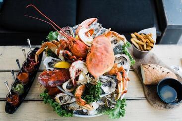 تختخواب و صبحانه Richmond Seafair Garden