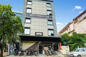 Hotel Oyo Flagship Jai Shri Krishna