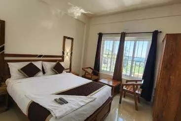 ホテル Sviksha Inn