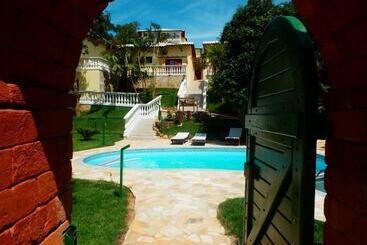 ホテル Pousada Villa Valentina