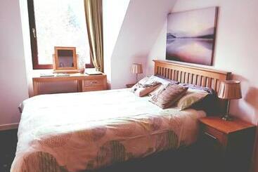 호텔 The Boat House Guesthouse